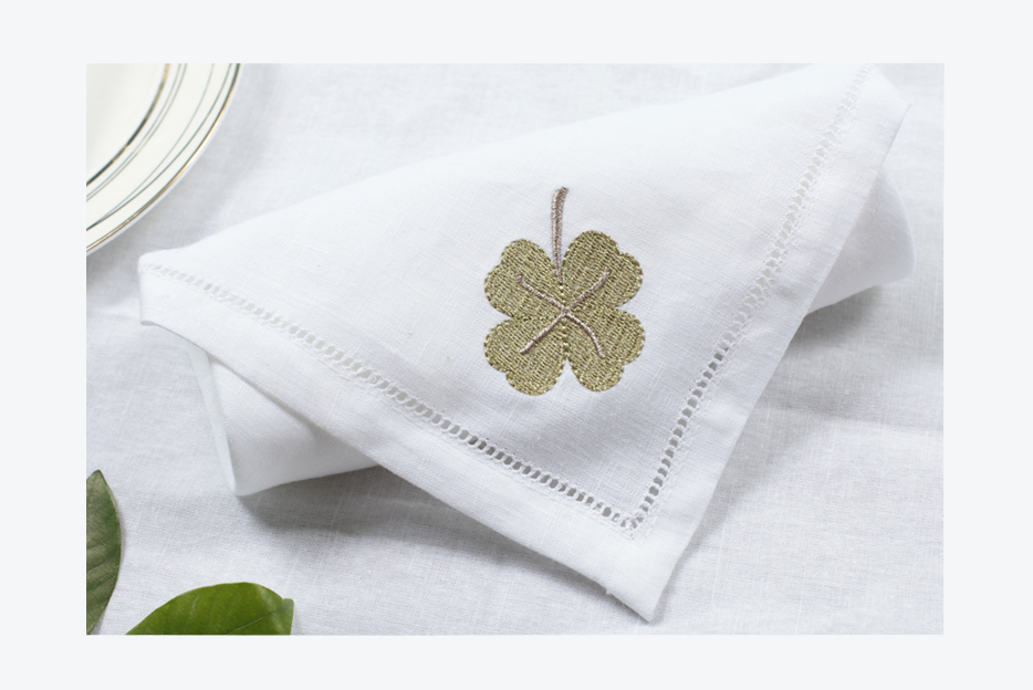 100% linen wedding cocktail napkin （a circle of hole）