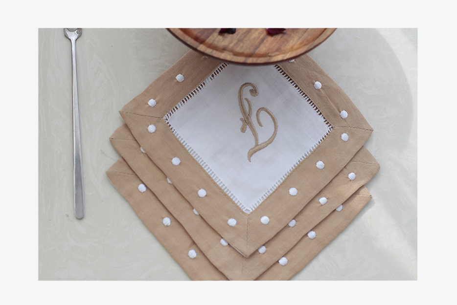 100% french linen napkin/ printed napkin /hand hemstitch embroidered napkin （a circle of hole )